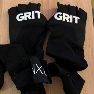 Black GRIT Boxing Fingerless Gloves